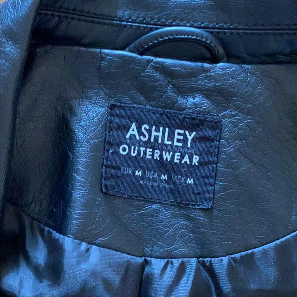 Ashley outerwear faux jacket EUC - Picture 4 of 5